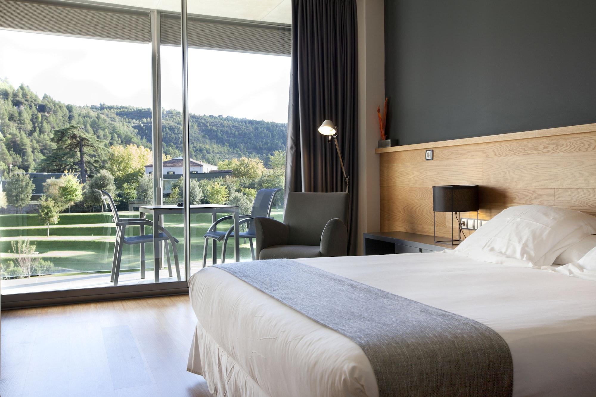 Hotel Mon Sant Benet 4*