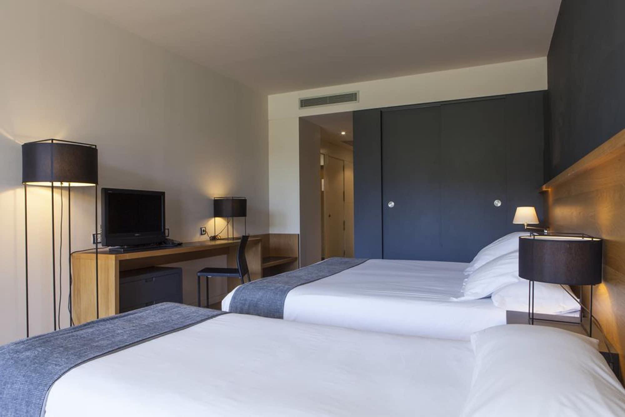 Hotel Mon Sant Benet 4*