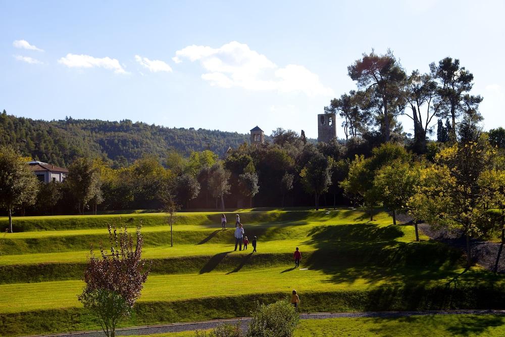 Hotel Mon Sant Benet 4*